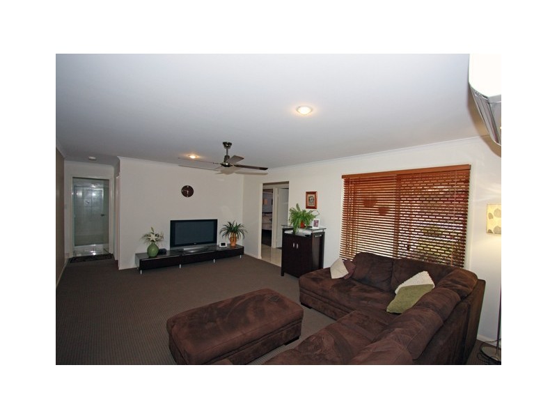 8 Ringtail Way, Urangan QLD 4655