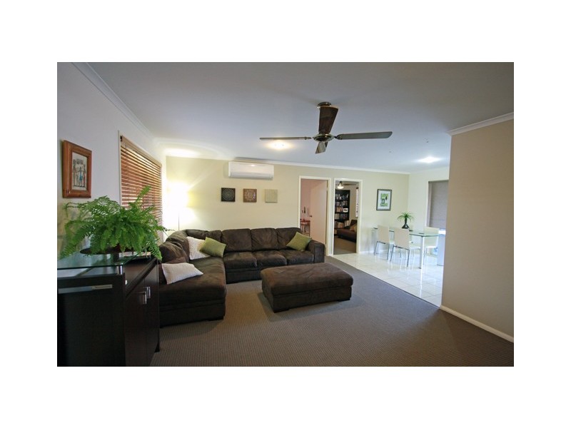 8 Ringtail Way, Urangan QLD 4655