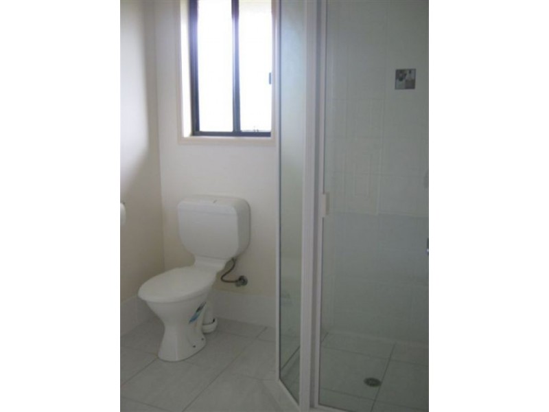 9 Earl St Vincent, Eli Waters QLD 4655