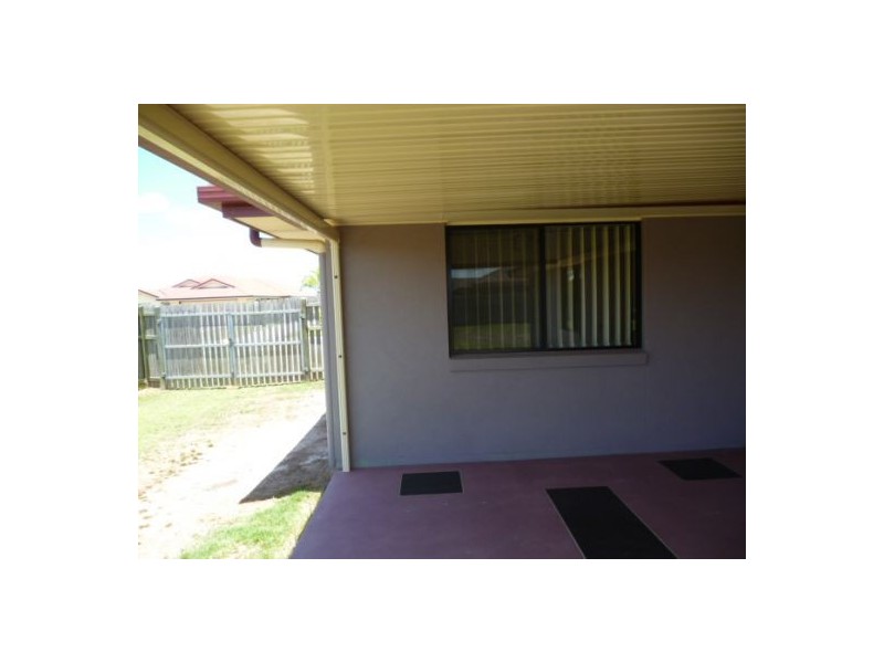 9 Earl St Vincent, Eli Waters QLD 4655