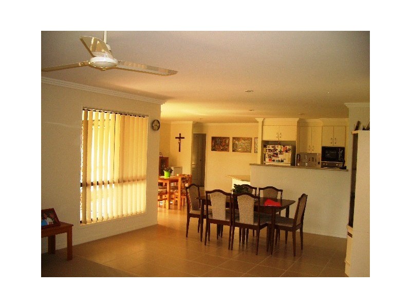 8 McIntyre ct, Urraween QLD 4655