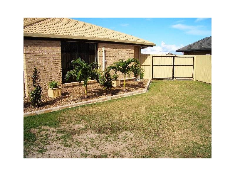 8 McIntyre ct, Urraween QLD 4655