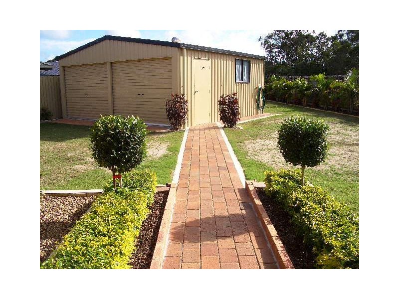 8 McIntyre ct, Urraween QLD 4655
