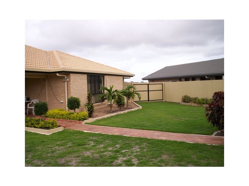 8 McIntyre ct, Urraween QLD 4655