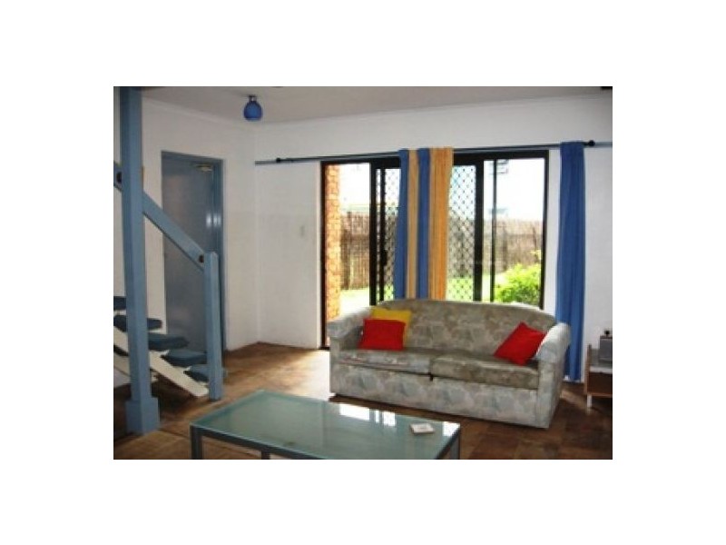 10/436 Esplanade, Torquay QLD 4655