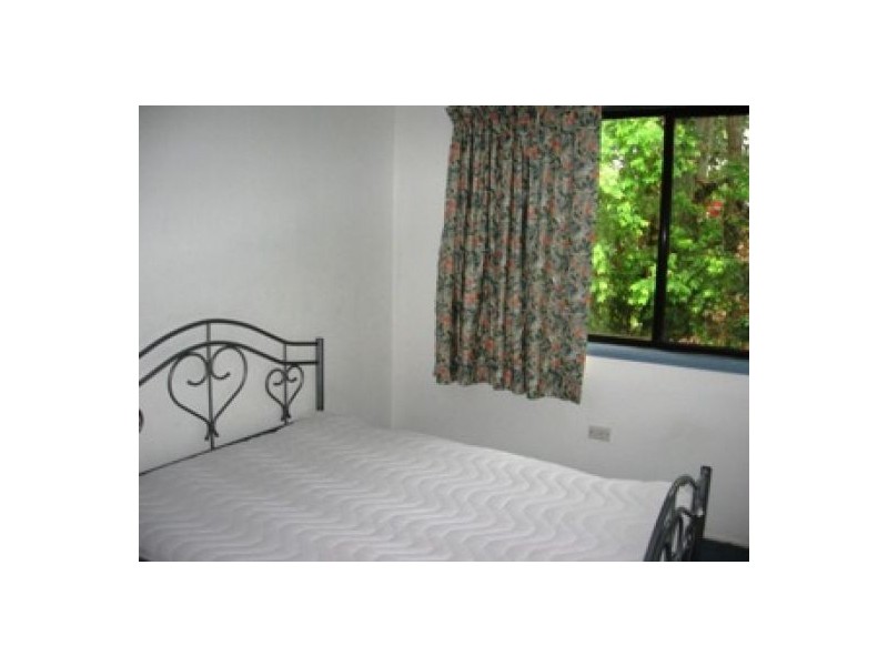 10/436 Esplanade, Torquay QLD 4655