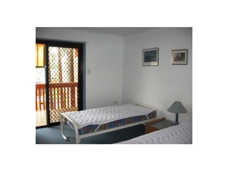 10/436 Esplanade, Torquay QLD 4655