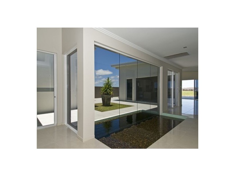 6 Mermaid Court, Eli Waters QLD 4655