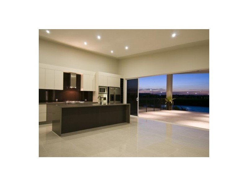 6 Mermaid Court, Eli Waters QLD 4655