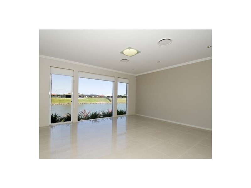 6 Mermaid Court, Eli Waters QLD 4655