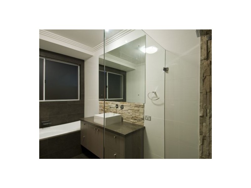 6 Mermaid Court, Eli Waters QLD 4655