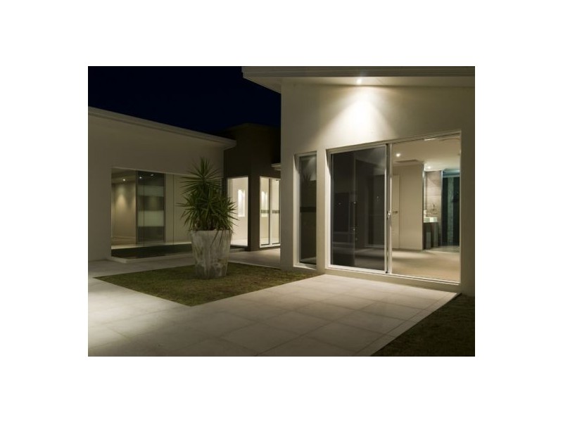 6 Mermaid Court, Eli Waters QLD 4655