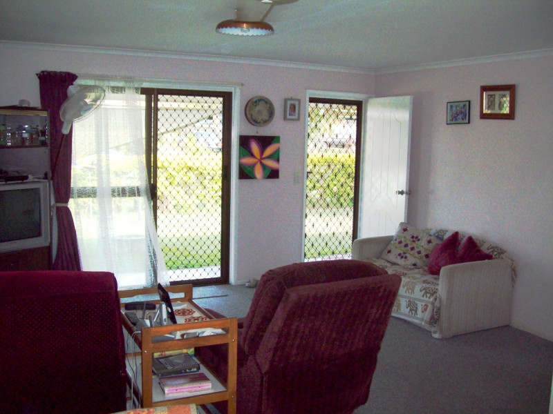 5 Howlett Street, Urangan QLD 4655