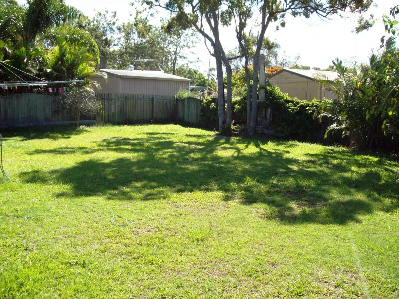 5 Howlett Street, Urangan QLD 4655