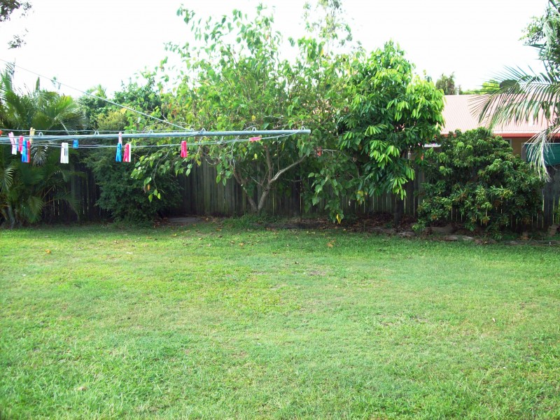 5 Howlett Street, Urangan QLD 4655