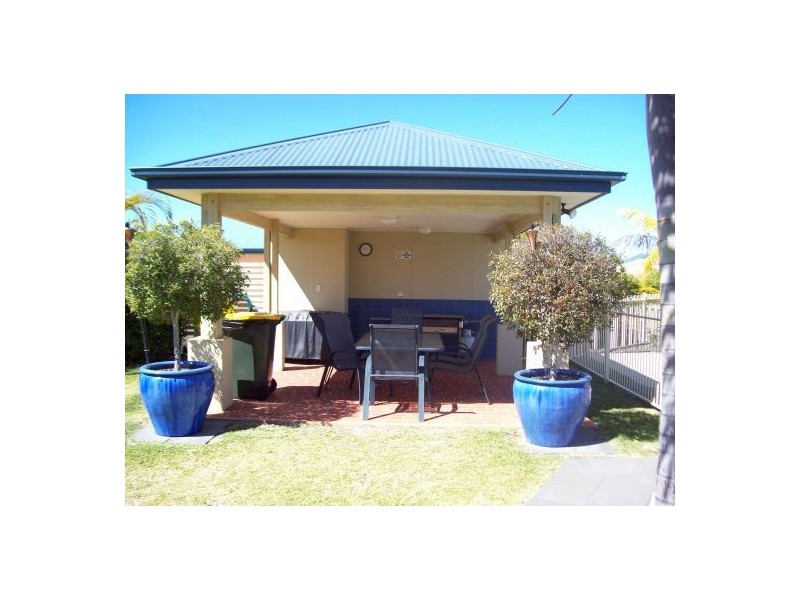 32-34 Elizabeth Street, Urangan QLD 4655