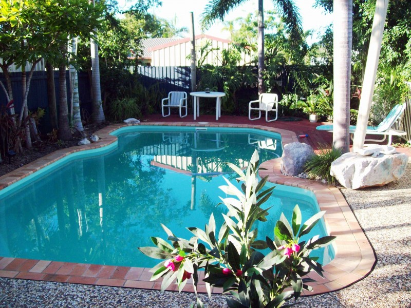 16 Vicki Parade, Torquay QLD 4655