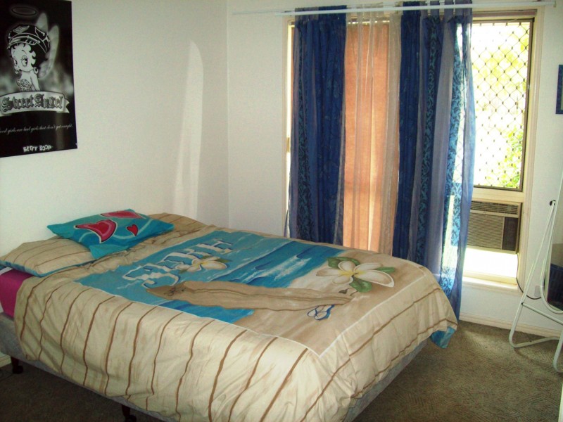 16 Vicki Parade, Torquay QLD 4655