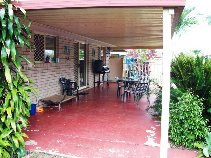 16 Vicki Parade, Torquay QLD 4655