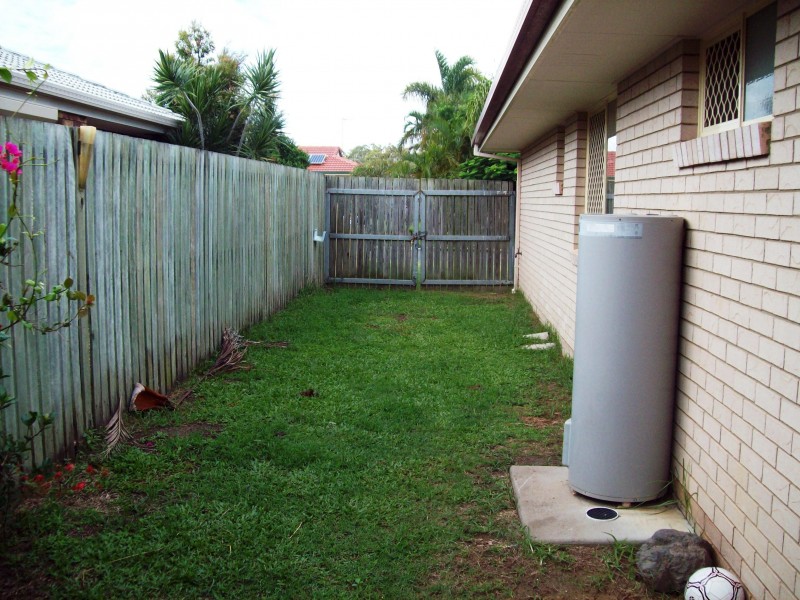 16 Vicki Parade, Torquay QLD 4655