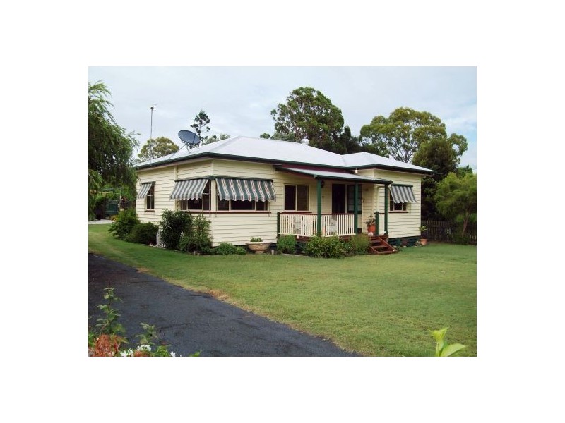 29 Kent Street, Urangan QLD 4655