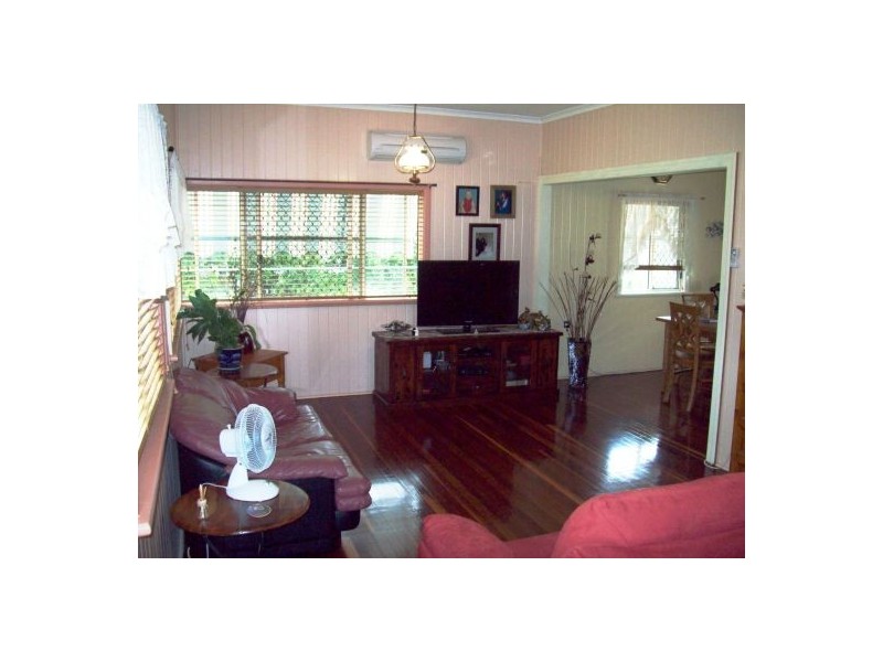 29 Kent Street, Urangan QLD 4655