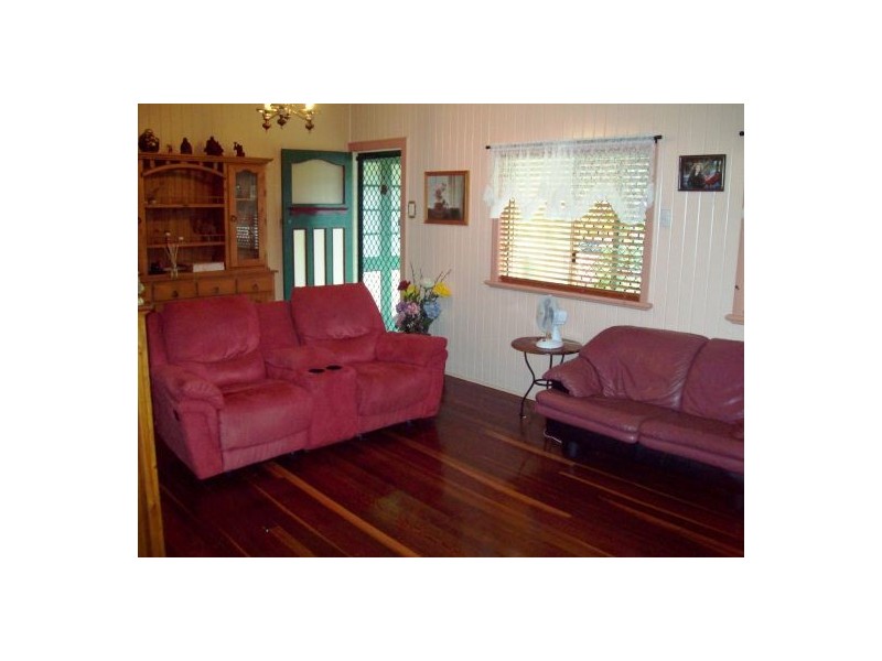 29 Kent Street, Urangan QLD 4655