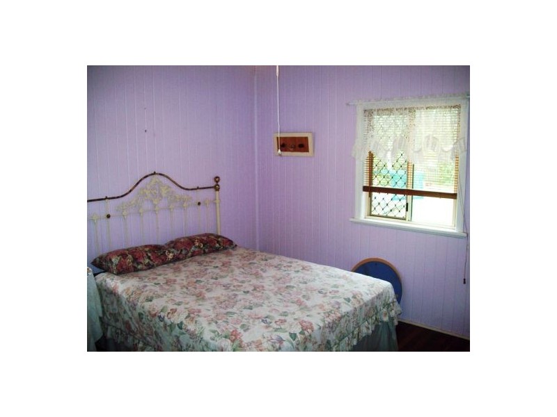 29 Kent Street, Urangan QLD 4655