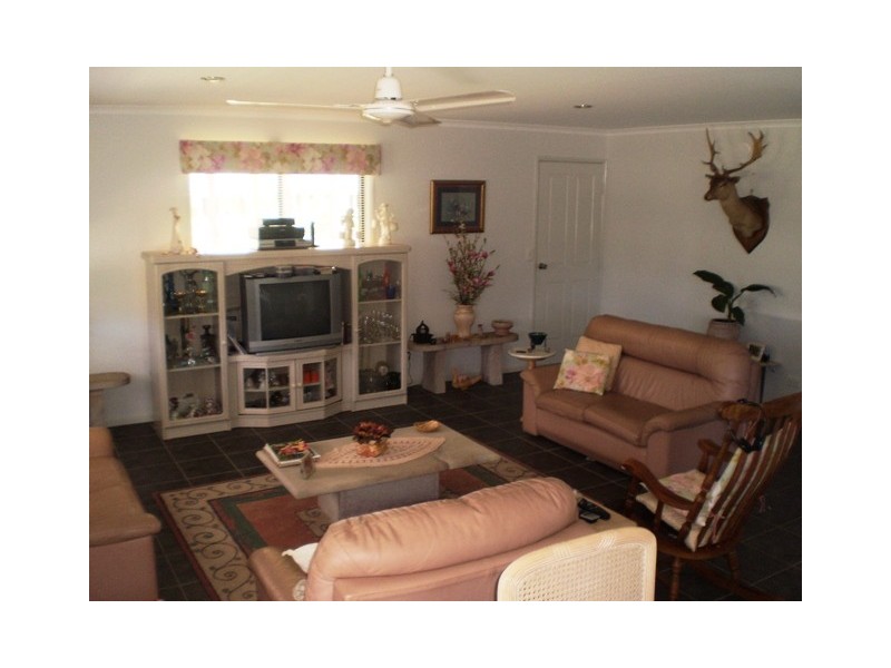 10 brypat close, Burrum Heads QLD 4659