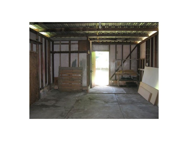 8 Hibiscus Street, Urangan QLD 4655