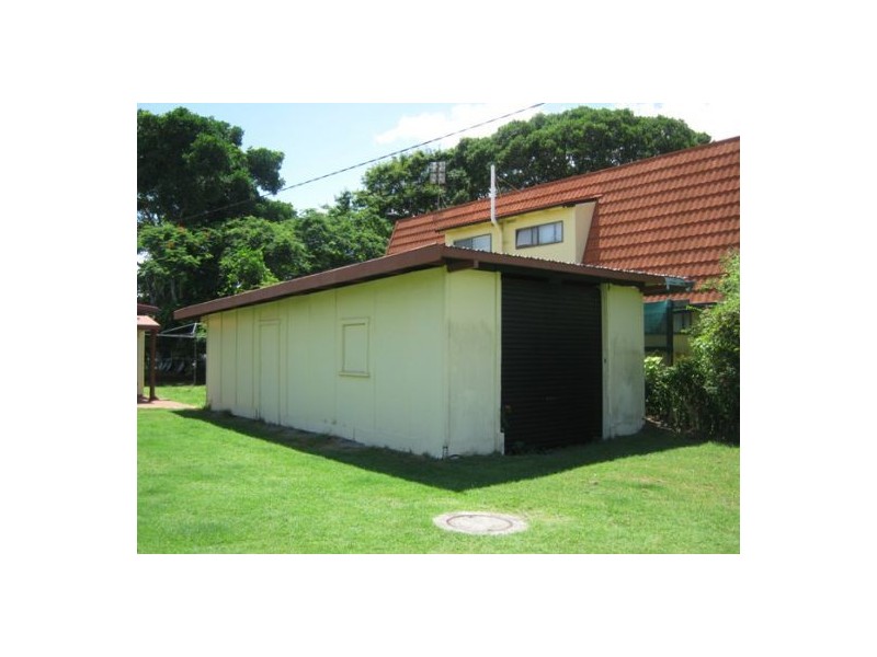 8 Hibiscus Street, Urangan QLD 4655