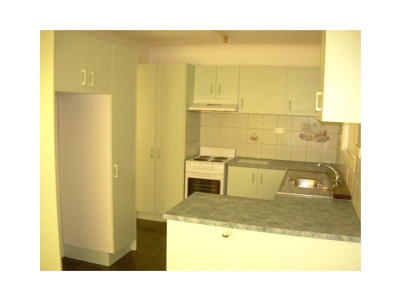 14 Hayworth, Point Vernon QLD 4655