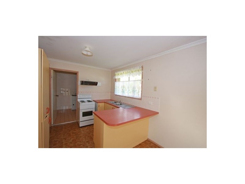 125 Hammond, Urangan QLD 4655