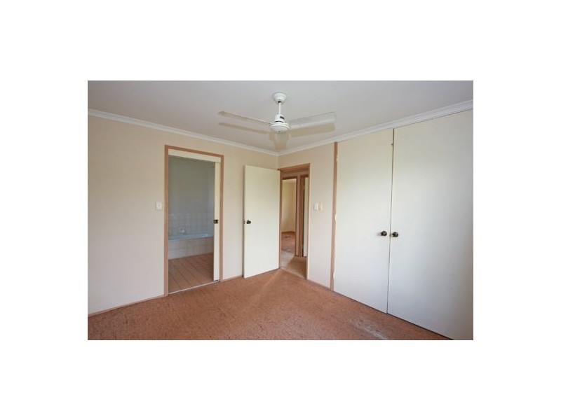 125 Hammond, Urangan QLD 4655