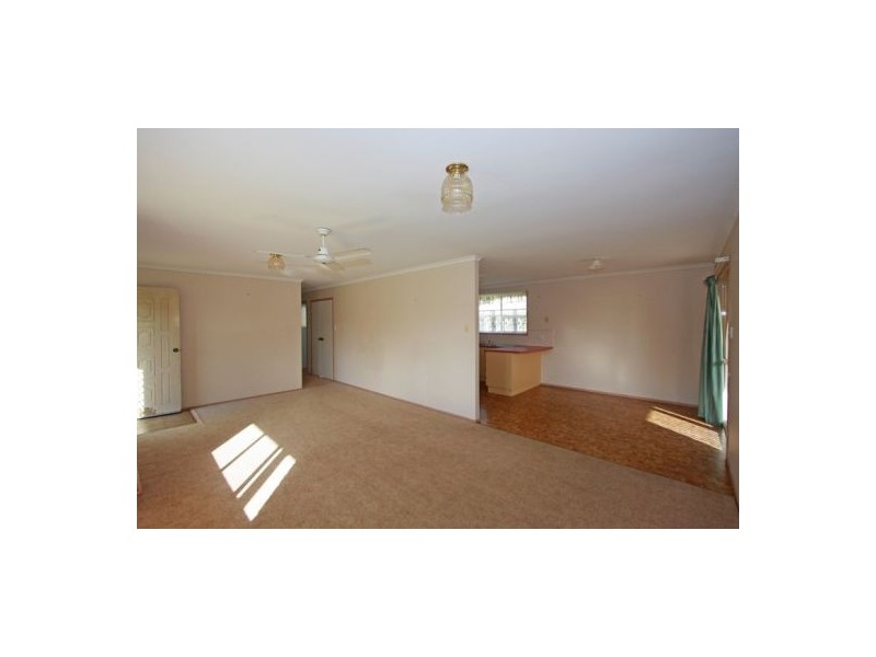 125 Hammond, Urangan QLD 4655