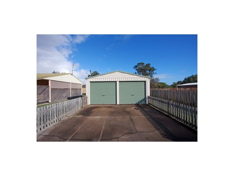 125 Hammond, Urangan QLD 4655