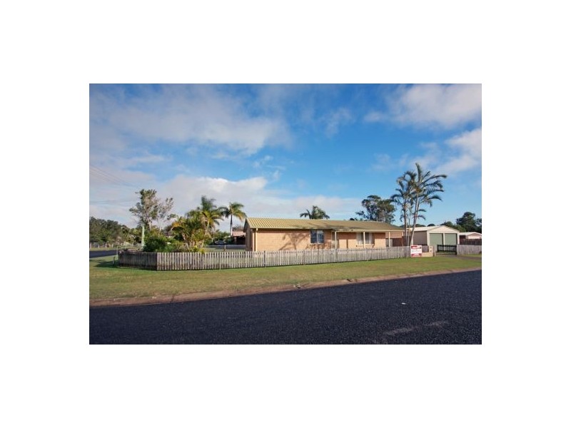 125 Hammond, Urangan QLD 4655