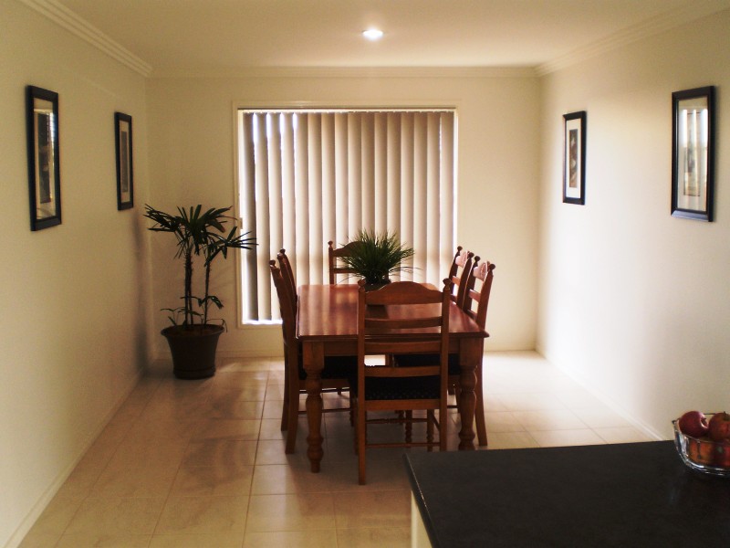 4 mcintyre ct, Urraween QLD 4655