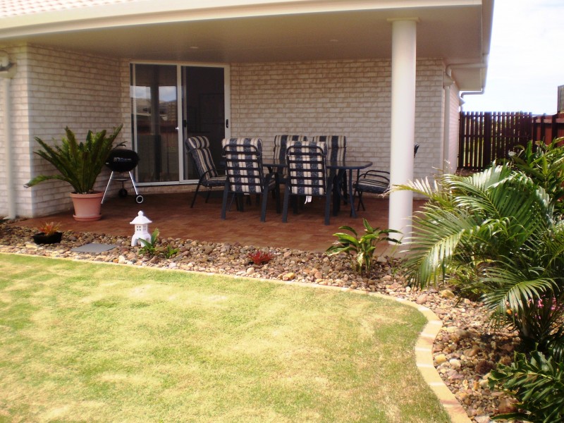 4 mcintyre ct, Urraween QLD 4655
