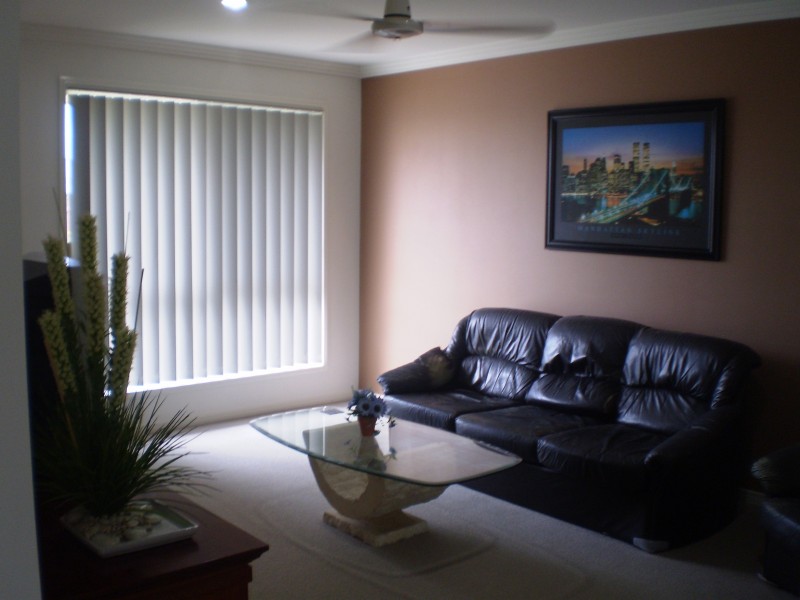 4 mcintyre ct, Urraween QLD 4655