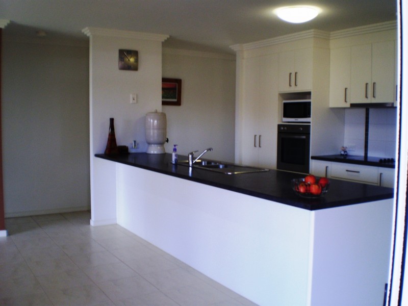 4 mcintyre ct, Urraween QLD 4655