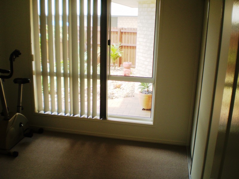 4 mcintyre ct, Urraween QLD 4655