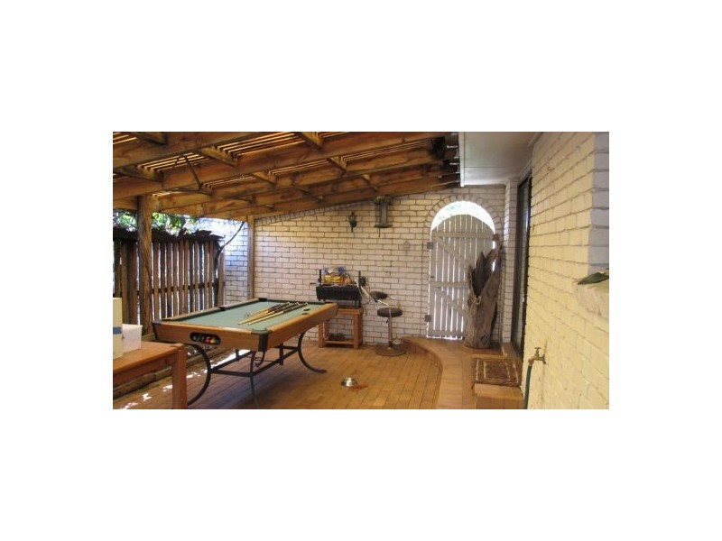 7 Whitby St, Urangan QLD 4655