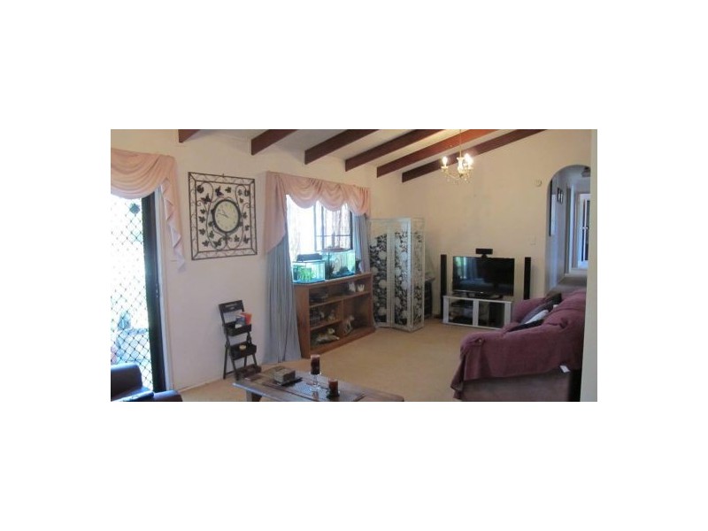 7 Whitby St, Urangan QLD 4655