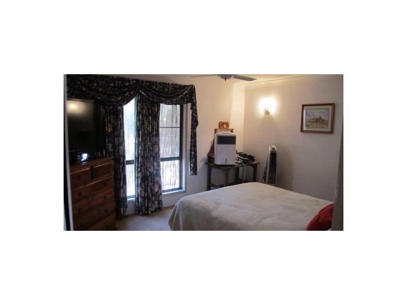 7 Whitby St, Urangan QLD 4655