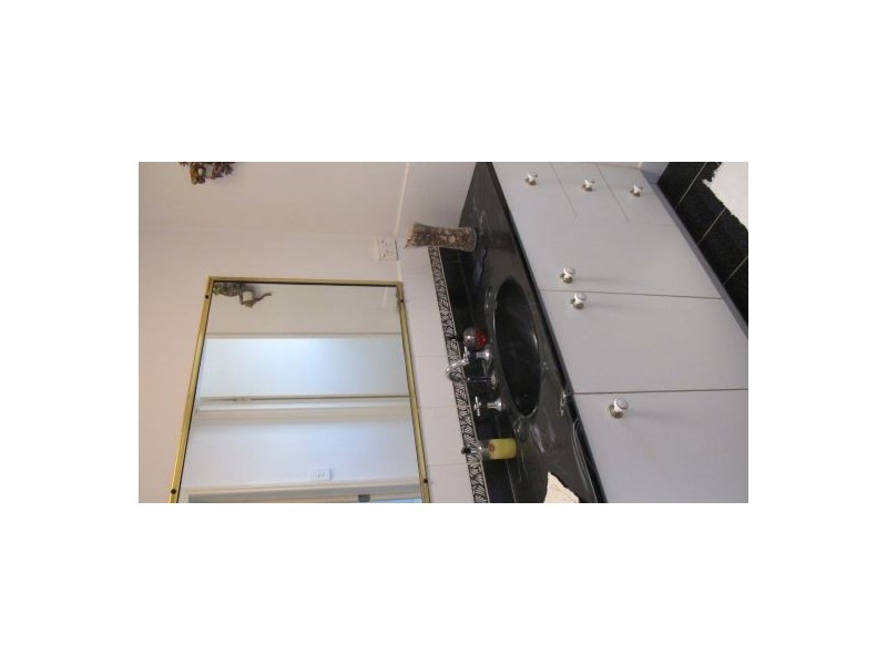 7 Whitby St, Urangan QLD 4655