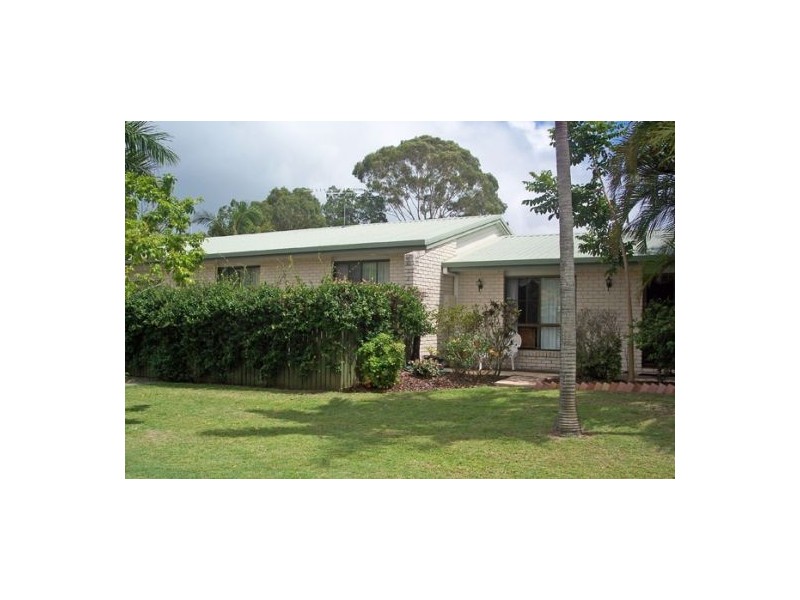 7 Whitby St, Urangan QLD 4655