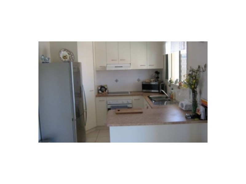 18 Sharyn Court, Point Vernon QLD 4655