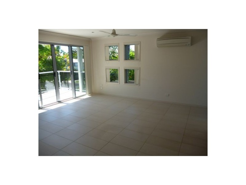 1/194 Cypress Street, Urangan QLD 4655