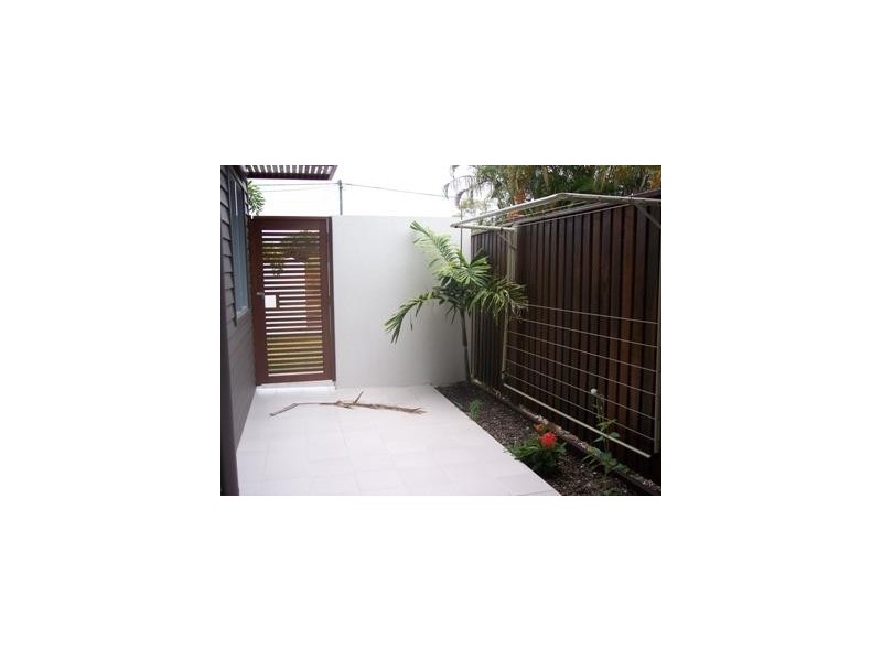 1/194 Cypress Street, Urangan QLD 4655